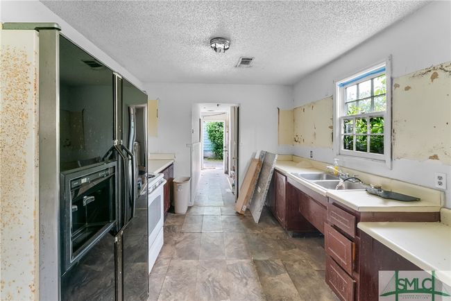 747 E Gwinnett St, Home with 10 bedrooms, 4 bathrooms and null parking in savannah GA | Image 33
