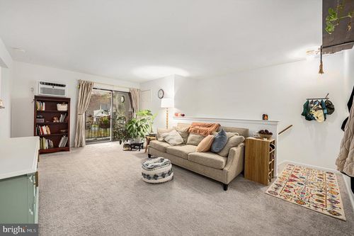 612 N Shady Retreat Rd, DOYLESTOWN, PA, 18901-2545 | Card Image