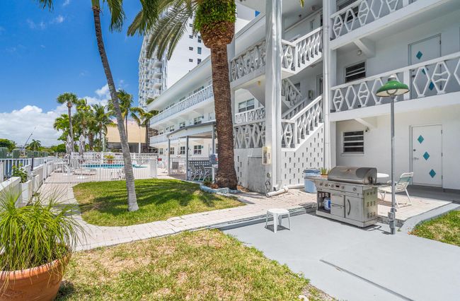 APT-107 - 419 Golden Isles Dr, Condo with 1 bedrooms, 1 bathrooms and null parking in Hallandale Beach FL | Image 25