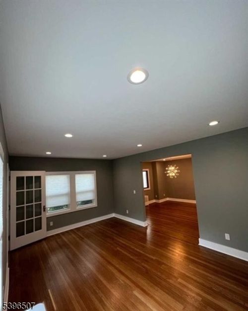 156 Washington Pl, Ridgewood, NJ, 07450-3726 | Card Image