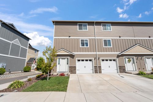 7790 Jacqueline Way, White City, OR, 97503-1760 | Card Image