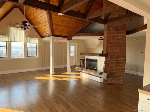 54 N Broadway, Tarrytown, NY, 10591-3240 | Card Image