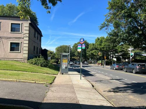 apt-1a-136 Jewel Ave, Flushing, NY, 11367-1979 | Card Image