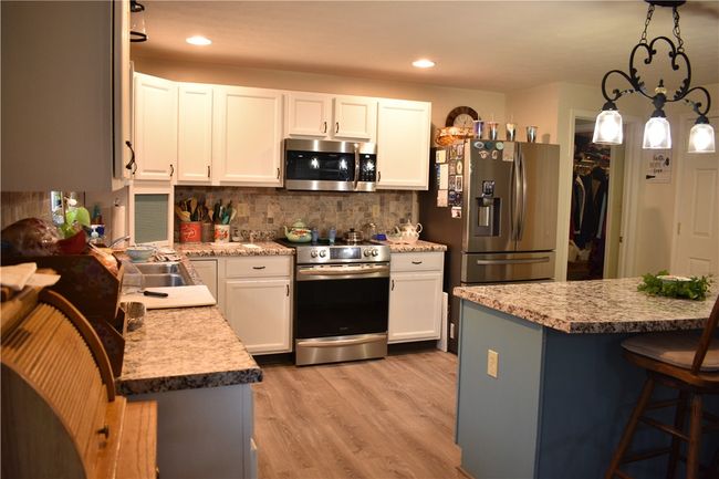 2024 Lexington Dr, House other with 4 bedrooms, 3 bathrooms and 2 parking in Connellsville PA | Image 7