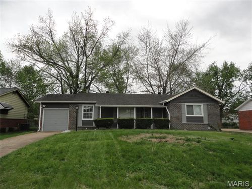 2240 Windsor Dr, Florissant, MO, 63033-1328 | Card Image