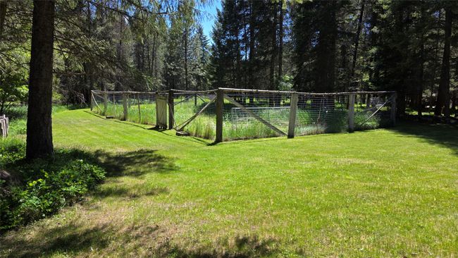 Fenced in garden | Image 18