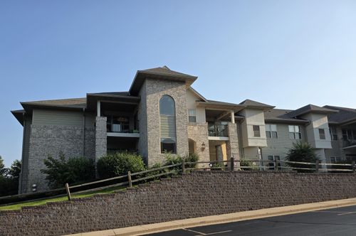 450 N Silverbrook Dr, West Bend, WI, 53090-2430 | Card Image