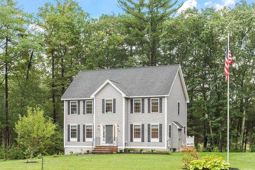 126 Frontier Dr, Pelham, NH, 03076-3580 | Card Image