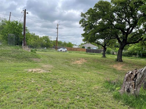 916 W Moss St, Eastland, TX, 76448-1680 | Card Image