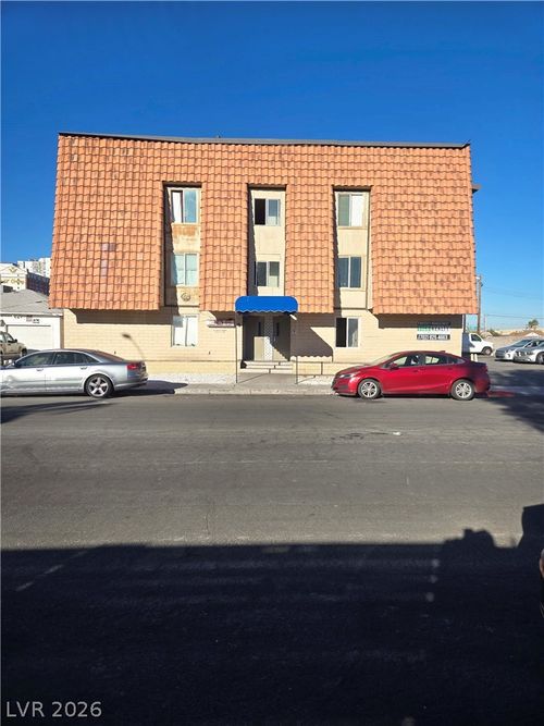 20-305 N 10th Street, Las Vegas, NV, 89101 | Card Image