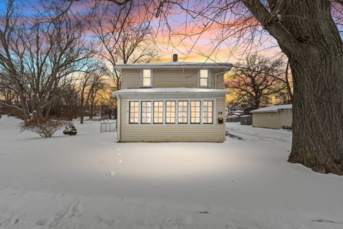 34 Oak St, Hillsdale, MI, 49242-1368 | Card Image