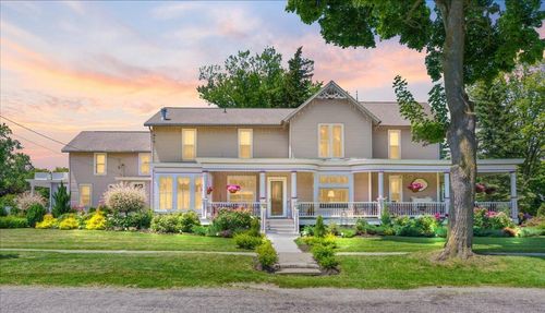 461 5th St, Manistee, MI, 49660-1681 | Card Image