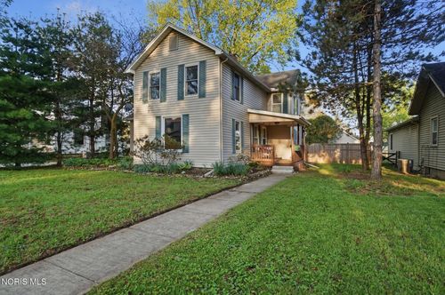 332 Buttonwood Ave, Bowling Green, OH, 43402-3713 | Card Image