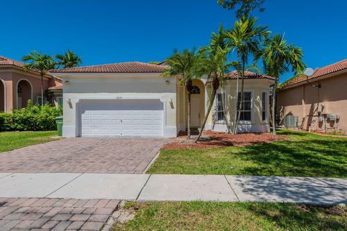 2219 Portofino Ave, HOMESTEAD, FL, 33033-5167 | Card Image