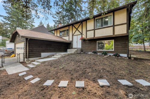 18409 Se 263rd St, Covington, WA, 98042-8437 | Card Image