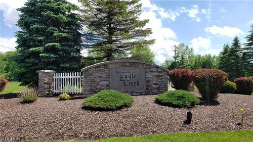 8430 Eagle Creek Dr, Garrettsville, OH, 44231-9027 | Card Image