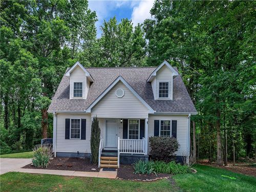 205 Washington Ave, Easley, SC, 29640-3545 | Card Image