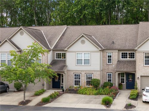 9925 Edgewood Ln, Cincinnati, OH, 45241 | Card Image