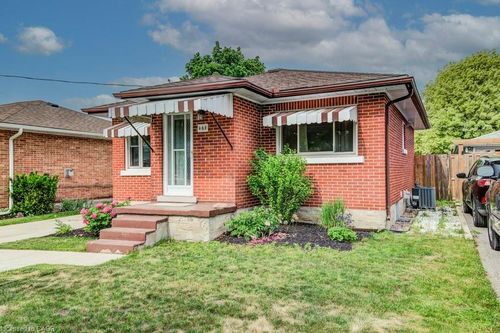 468 Highland Rd E, Kitchener, ON, N2M3W7 | Card Image