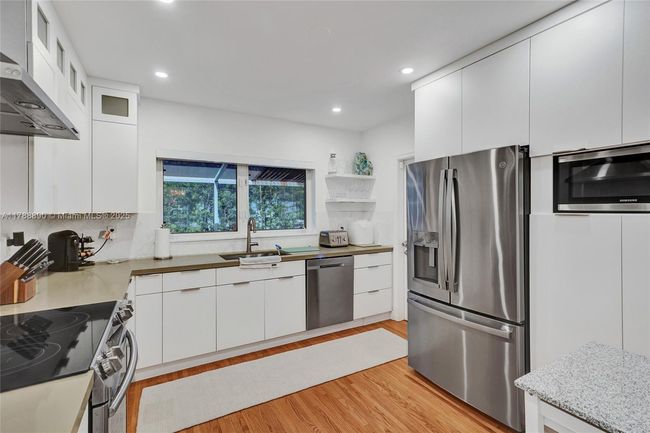 552 Alminar Ave, House other with 2 bedrooms, 2 bathrooms and null parking in Coral Gables FL | Image 12