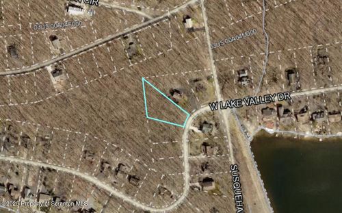 b-32B Lake Valley Dr, Hazleton, PA, 18202 | Card Image