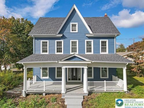 141 Center St, Slatington, PA, 18080-1500 | Card Image