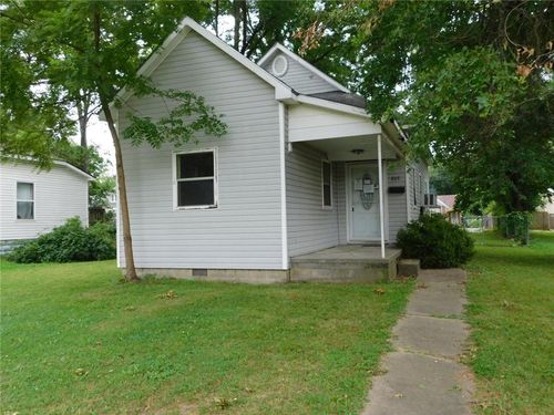 807 W 5th St, Pittsburg, KS, 66762-3655 | Card Image
