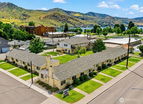 315 W Gibson Ave, Chelan, WA, 98816-9792 | Card Image