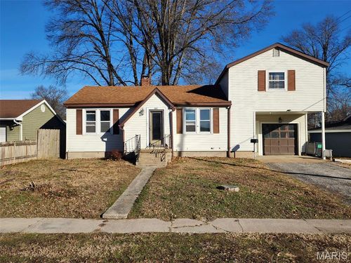 1017 W Green St, Mascoutah, IL, 62258-1032 | Card Image