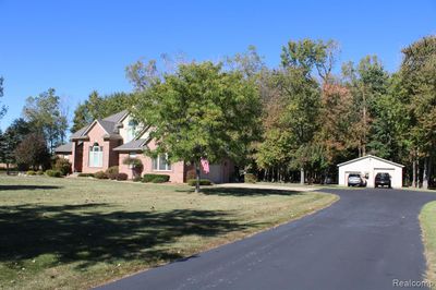 15730 Dryden Road, Home with 3 bedrooms, 3 bathrooms and null parking in Berlin Twp MI | Image 3