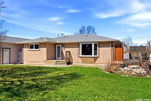 230 Prairie Ave, Briercrest, SK, S0H0K0 | Card Image