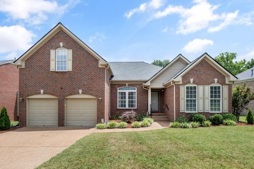 225 Cobblestone Lndg, Mount Juliet, TN, 37122-7471 | Card Image