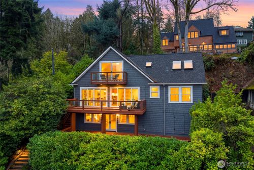 603 38th Ave, Seattle, WA, 98122-6423 | Card Image