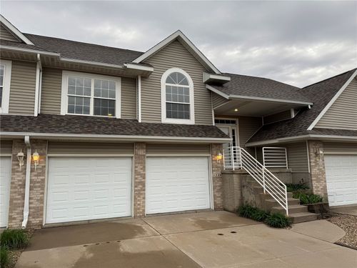 b-1224 Litchfield Dr, Hiawatha, IA, 52233-2352 | Card Image