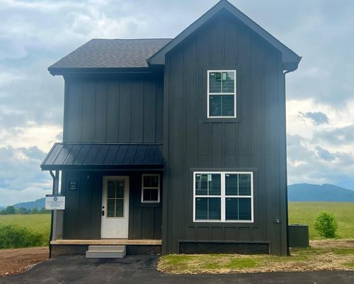972 Lacy Ct, Sevierville, TN, 37862-6020 | Card Image