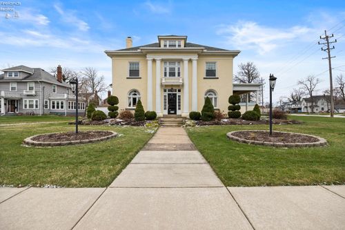1169 W 6th St, Lorain, OH, 44052-1450 | Card Image