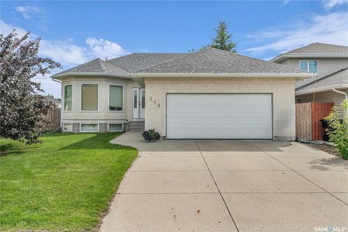 319 3rd Ave N, Martensville, SK, S0K2T2 | Card Image