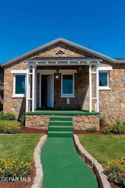 3905 Nashville Ave, El Paso, TX, 79930-5344 | Card Image