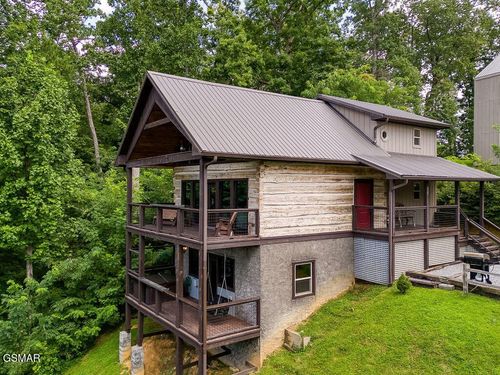 827 Kings Way, Gatlinburg, TN, 37738 | Card Image