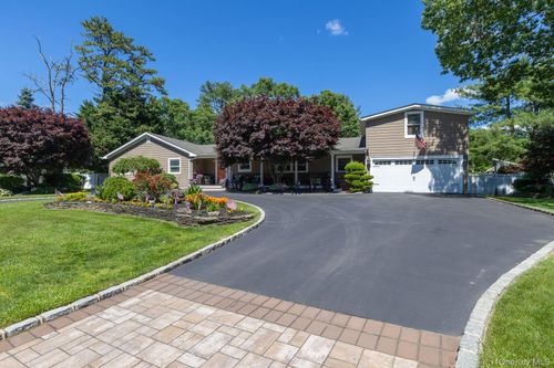 5 Jacqueline Ct, Port Jefferson Station, NY, 11776-3116 | Card Image