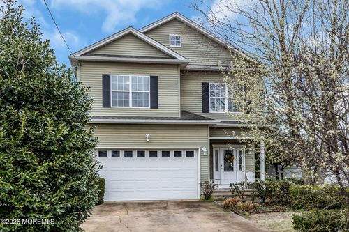 233 Edwards Ave, Long Branch, NJ, 07740-6818 | Card Image