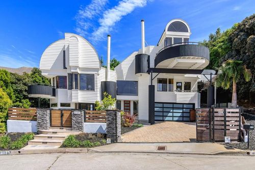 6105 Avenida Chamnez, La Jolla, CA, 92037-7441 | Card Image