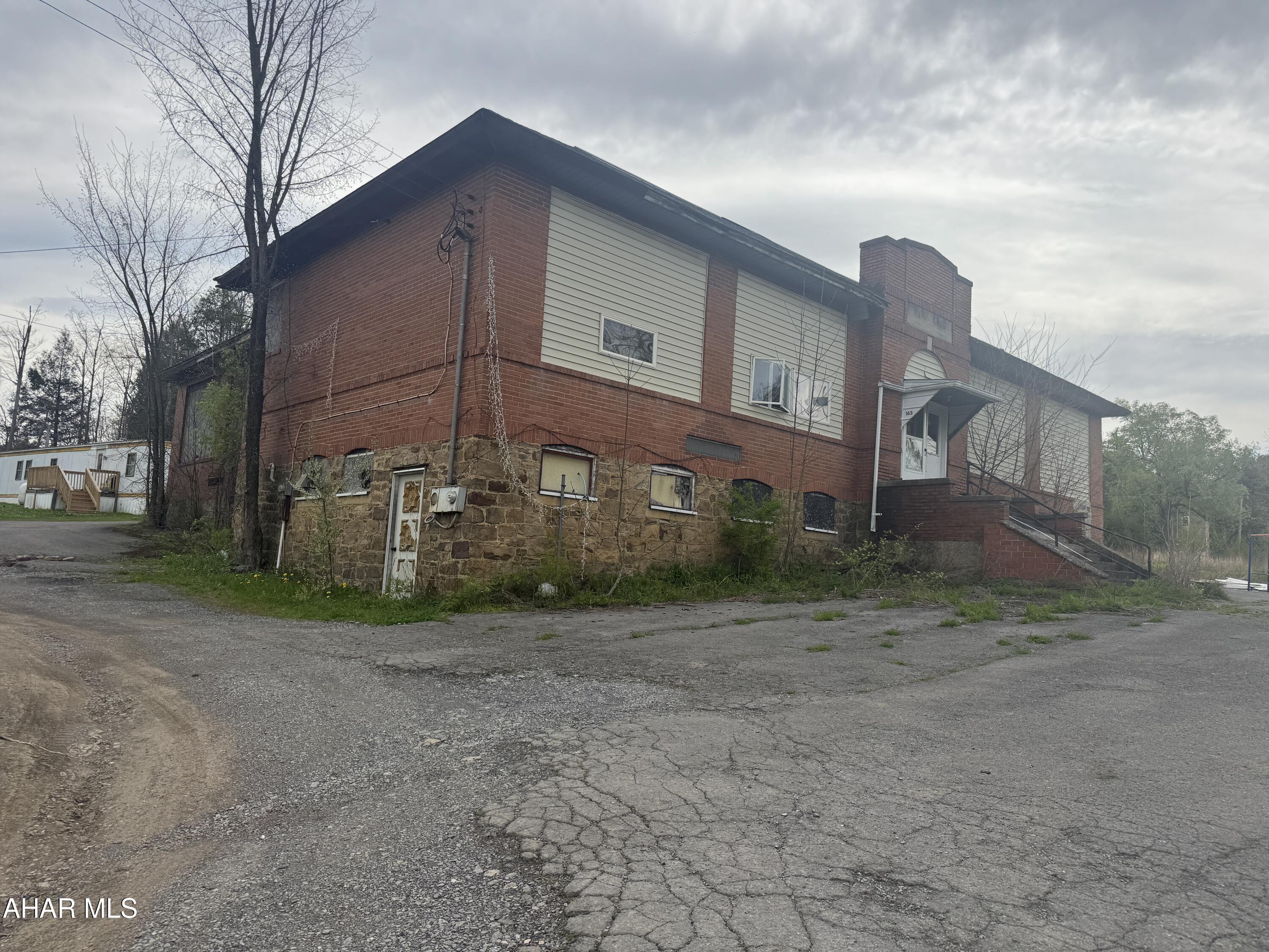 163 Roseland Rd, Flinton, PA 16640