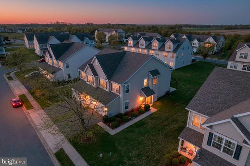 42 Dilworthtown Dr, SMYRNA, DE, 19977-4528 | Card Image