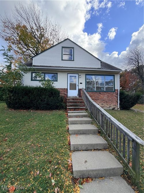 18404 Neff Rd, Cleveland, OH, 44119-2650 | Card Image