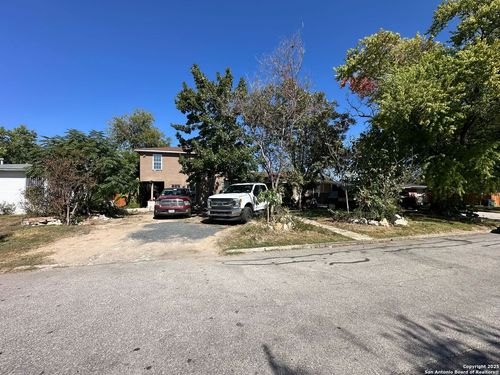 2721 W Mistletoe Ave, San Antonio, TX, 78228-5120 | Card Image