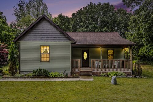 31083 62nd Ave, Lawton, MI, 49065-6403 | Card Image