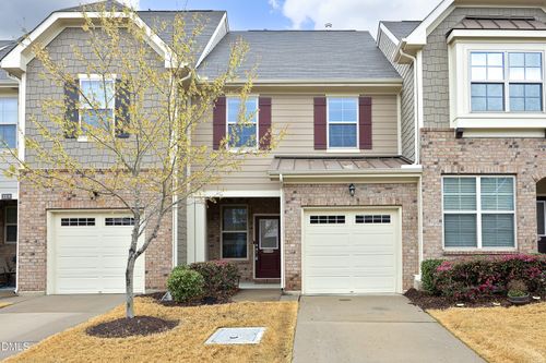 10111 Raven Tree Dr, Raleigh, NC, 27617-8207 | Card Image