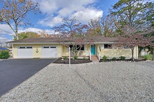 510 Springfield Ave, Pine Beach, NJ, 08741-1117 | Card Image
