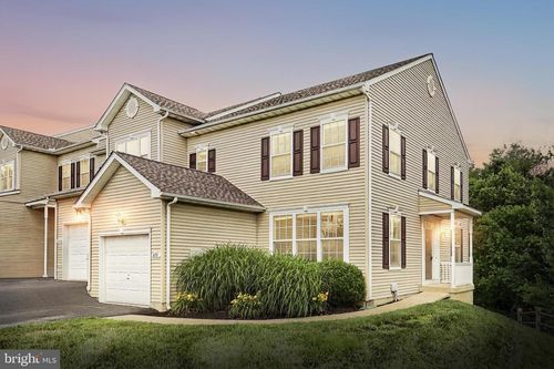 2230 Live Oak Ln, YORK, PA, 17406-1567 | Card Image